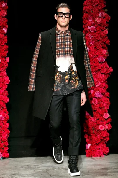 Look 9